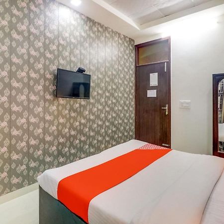 Готель Oyo 74060 Taj Residency Нью-Делі Екстер'єр фото