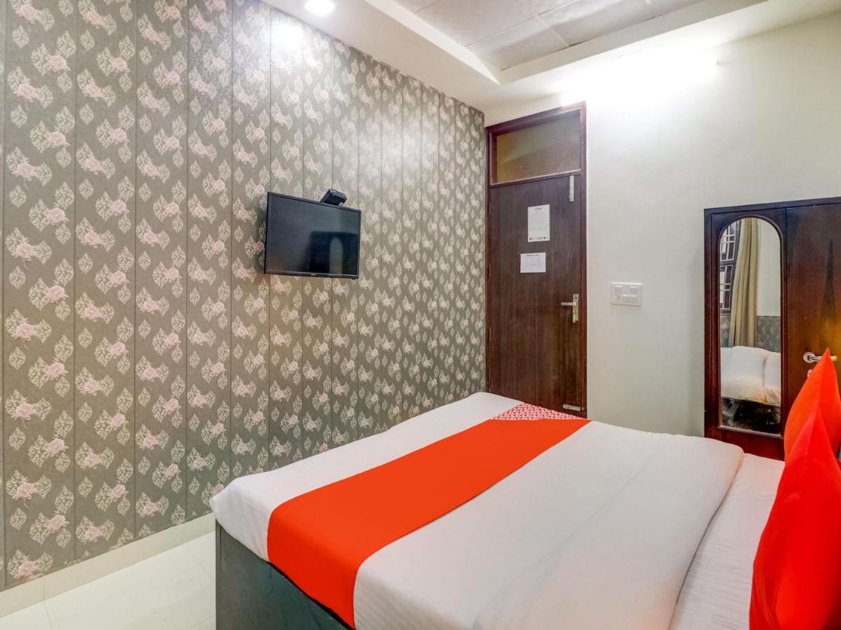 Готель Oyo 74060 Taj Residency Нью-Делі Екстер'єр фото