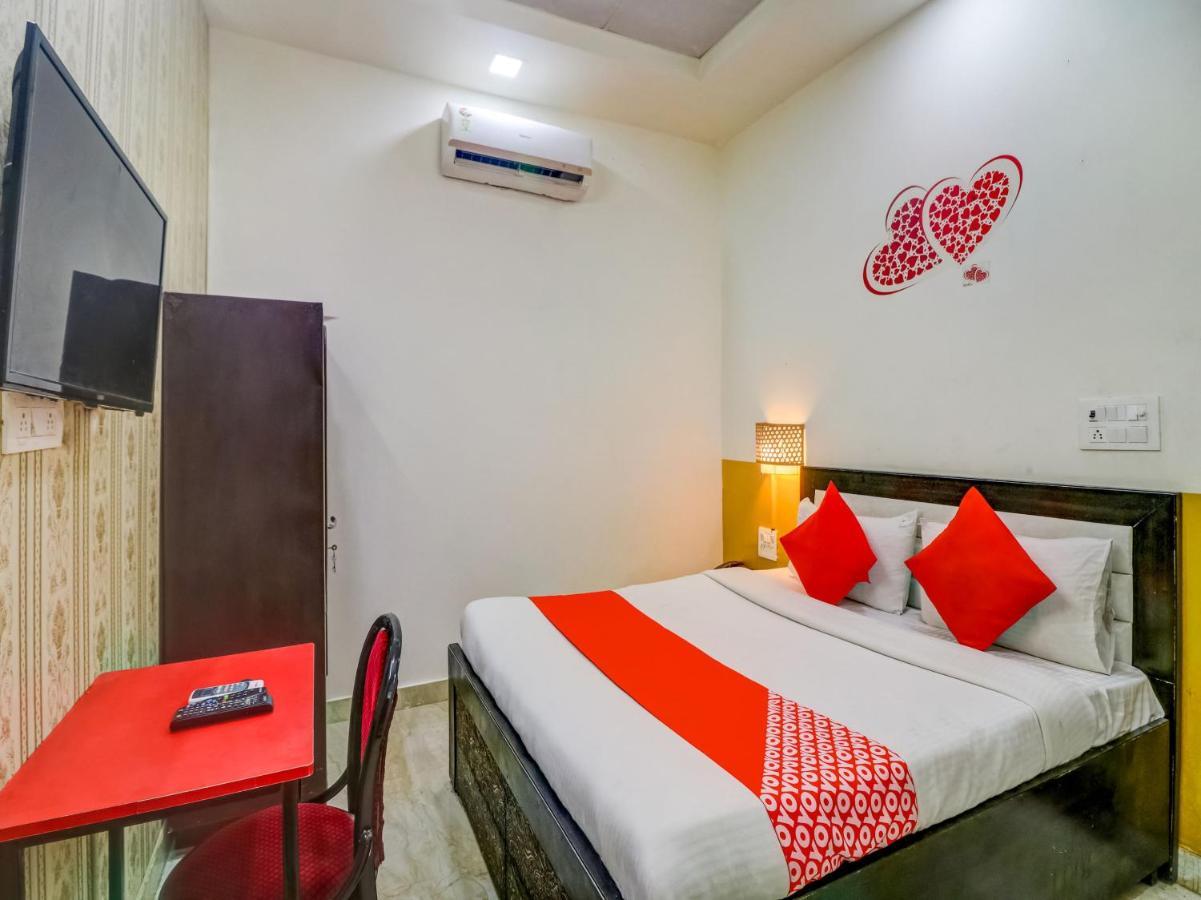 Готель Oyo 74060 Taj Residency Нью-Делі Екстер'єр фото