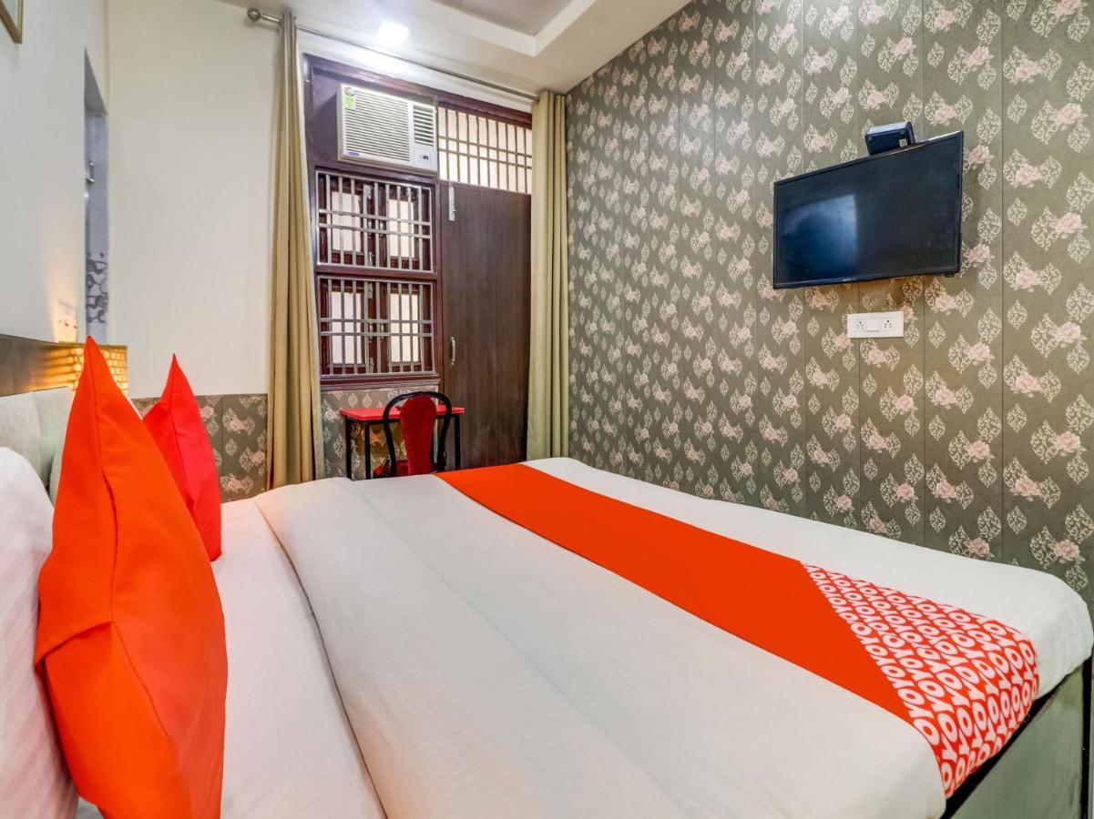 Готель Oyo 74060 Taj Residency Нью-Делі Екстер'єр фото