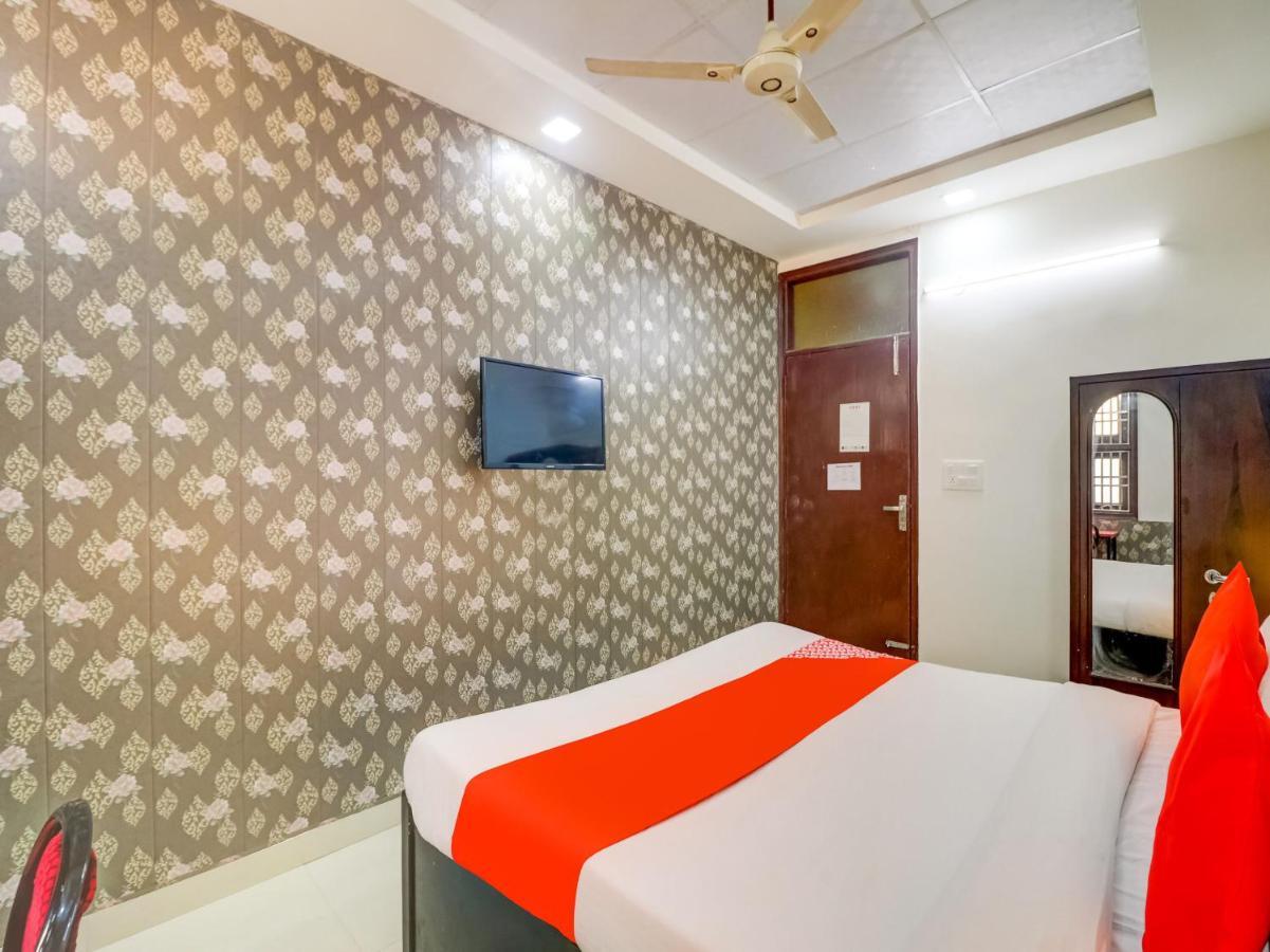 Готель Oyo 74060 Taj Residency Нью-Делі Екстер'єр фото