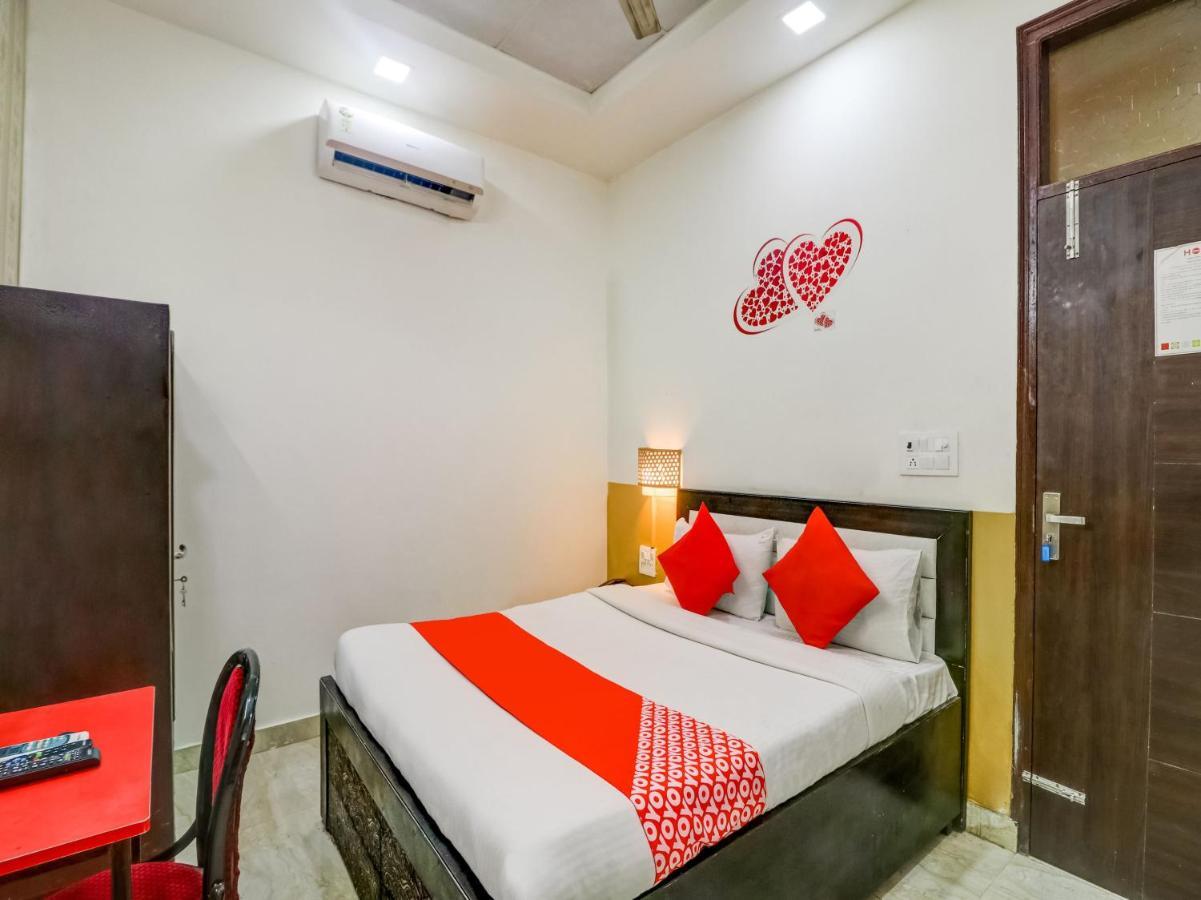 Готель Oyo 74060 Taj Residency Нью-Делі Екстер'єр фото